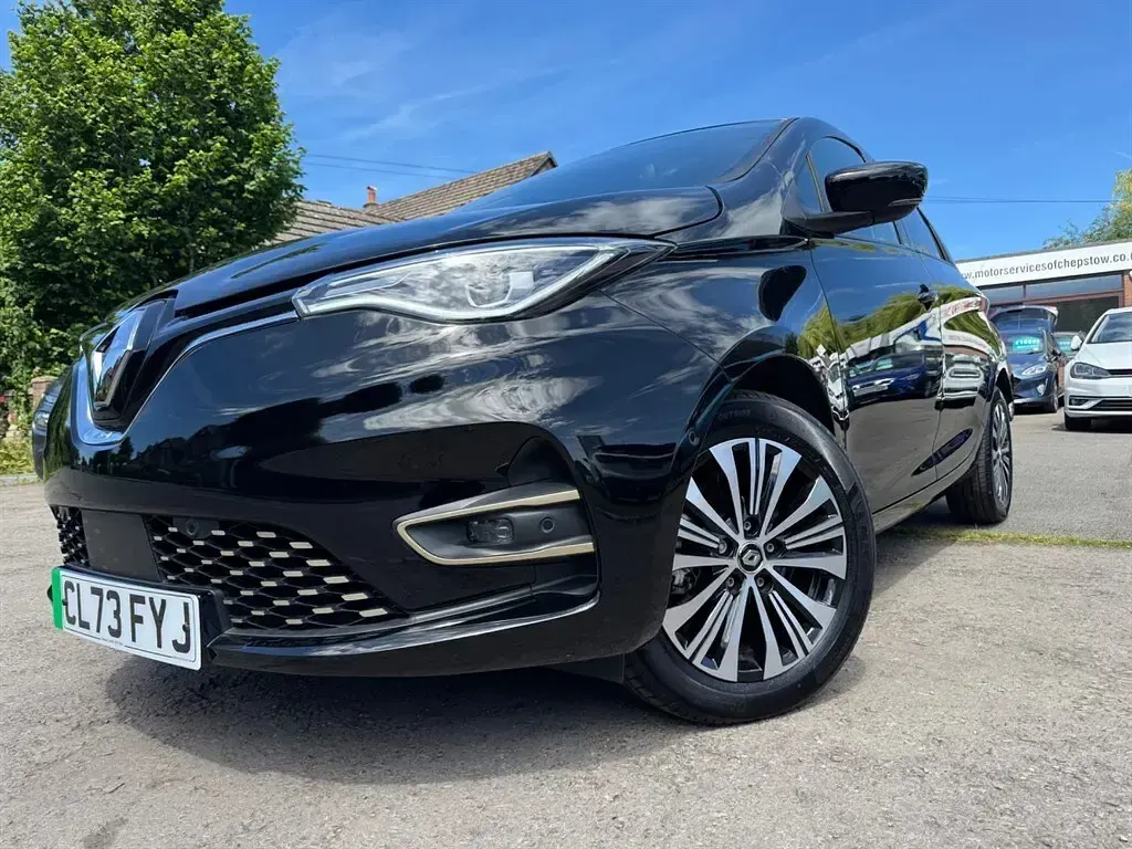 Used Renault Zoe Techno 100 kW (136 HP) 2024 Black Hatchback
