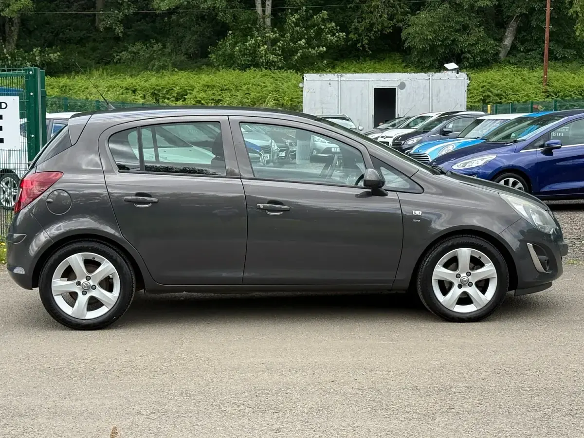 Used Vauxhall Corsa 85 HP (62 kW) 2014 Grey Hatchback