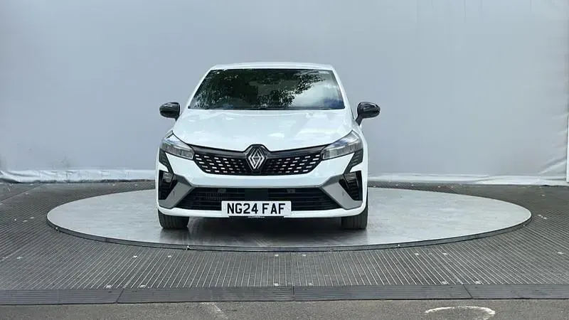 Used Renault Clio Esprit Alpine 90 HP (66 kW) 2024 White Hatchback