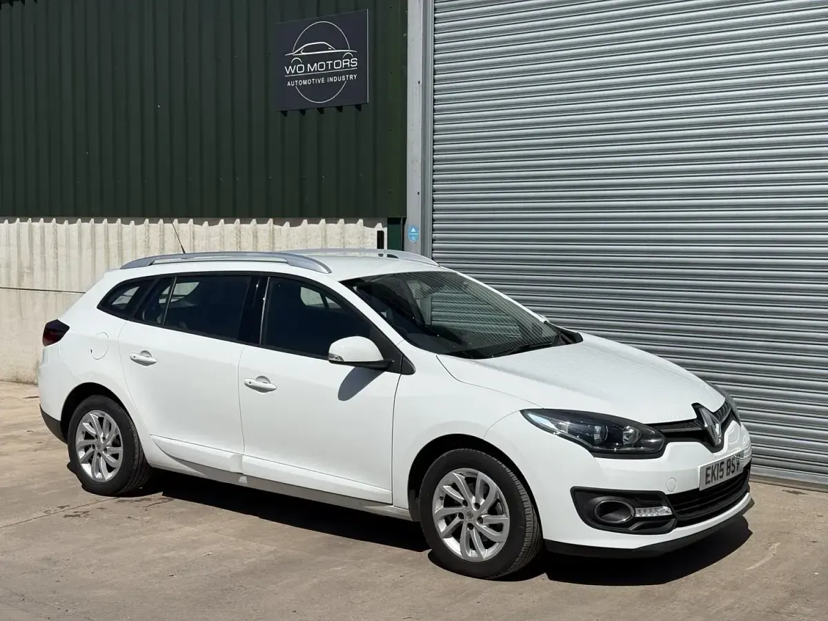 Used Renault Mégane GrandTour Dynamique 2015 White Estate