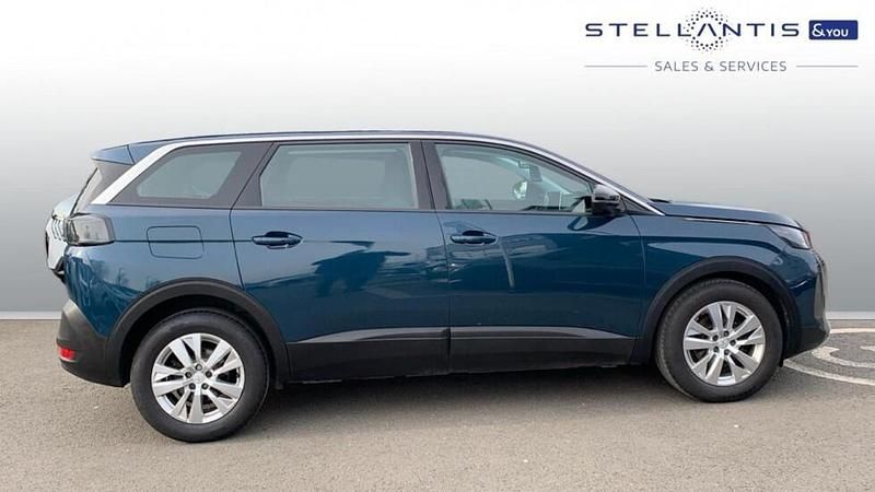 Used Peugeot 5008 Active Premium 129 HP (94 kW) 2022 Blue SUV
