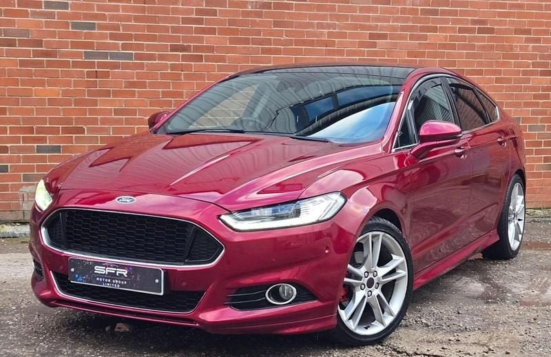 Used Ford Mondeo Titanium 2015 Red Hatchback
