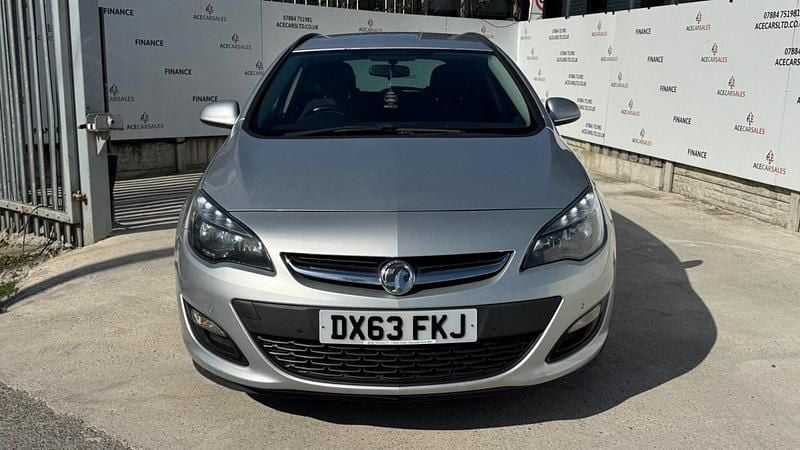 Used Vauxhall Astra S 130 HP (95 kW) 2013 Silver Estate