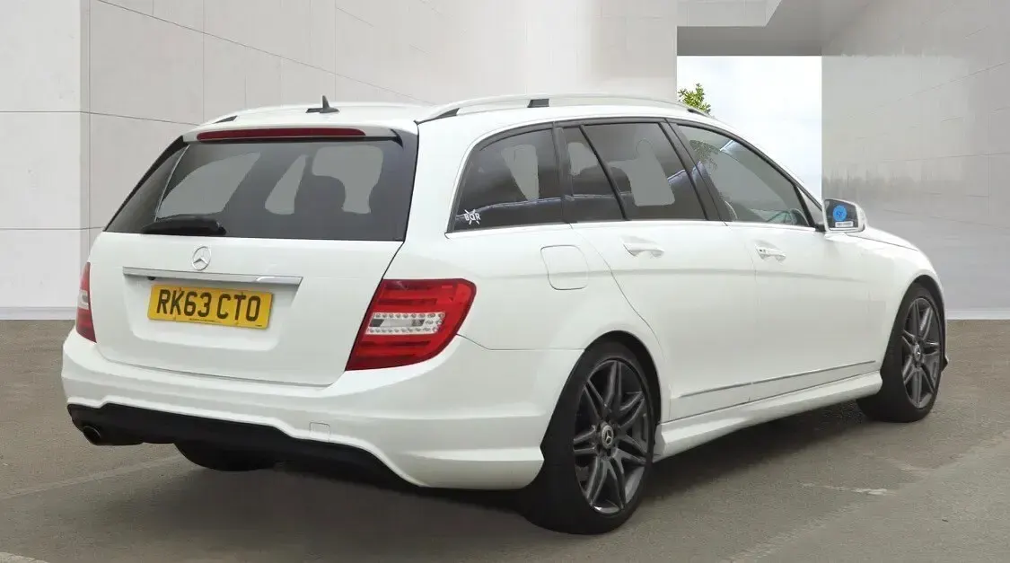 Used Mercedes C250 AMG 204 HP (150 kW) 2013 White Estate