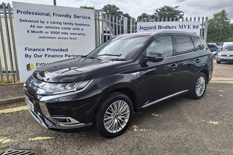 Used 2018 Mitsubishi Outlander P-HEV | £12,995 (Fair price) - Image 1/1