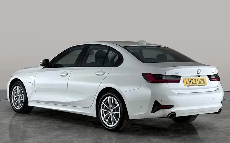 Used BMW 330e 292 HP (214 kW) 2022 White Sedan