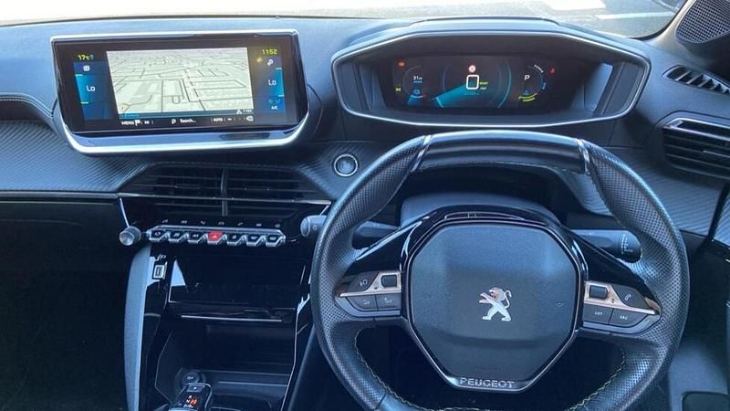 Used Peugeot e-208 GT 98 kW (134 HP) 2021 Yellow Hatchback