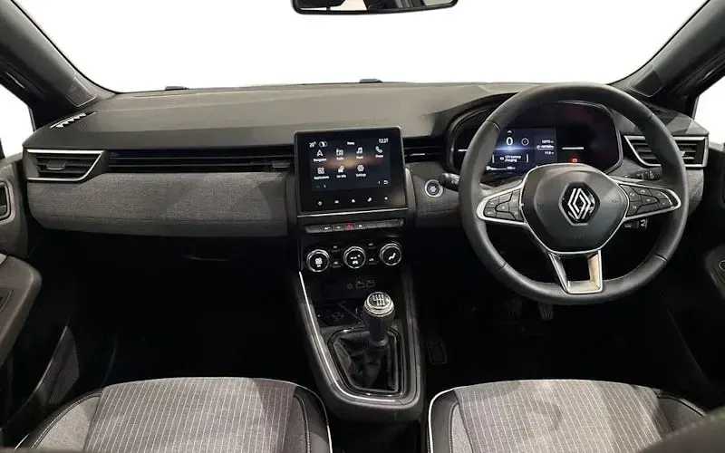 Used Renault Clio Techno 90 HP (66 kW) 2024 Grey Hatchback