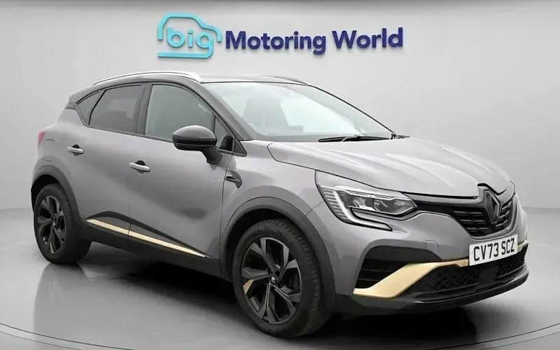 Begagnad Renault Captur Engineered 143 HK (105 kW) 2023 SUV