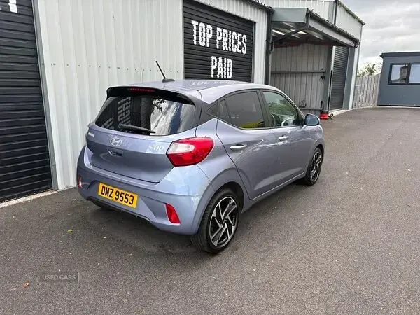 Used Hyundai i10 Premium 67 HP (49 kW) 2024 Blue Hatchback
