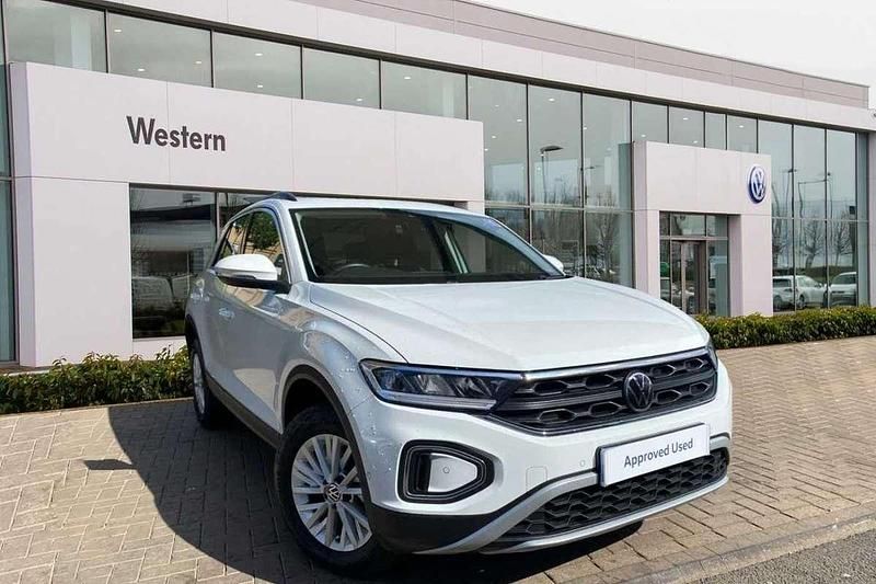 White Used 2023 VW T-Roc Life SUV | £19,499 (Fair price) - Image 1/3