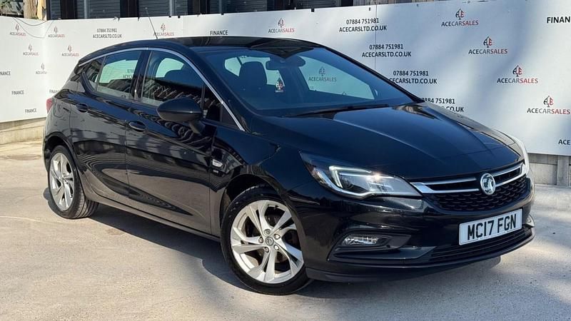 Used Vauxhall Astra SRi 150 HP (110 kW) 2017 Black Hatchback