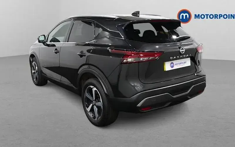 Used Nissan Qashqai N-Connecta 140 HP (102 kW) 2022 Black SUV
