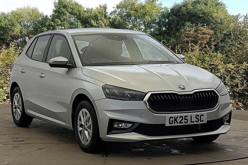 Used Skoda Fabia SE 85 HP (62 kW) 2025 Brilliant silver metallic Hatchback