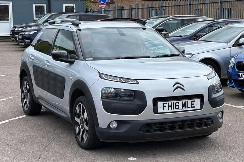 Used Citroën C4 Cactus Flair 100 HP (73 kW) 2016 Silver Hatchback