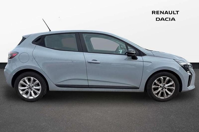 Used Renault Clio V Evolution 90 HP (66 kW) 2024 Ceramic grey  Hatchback