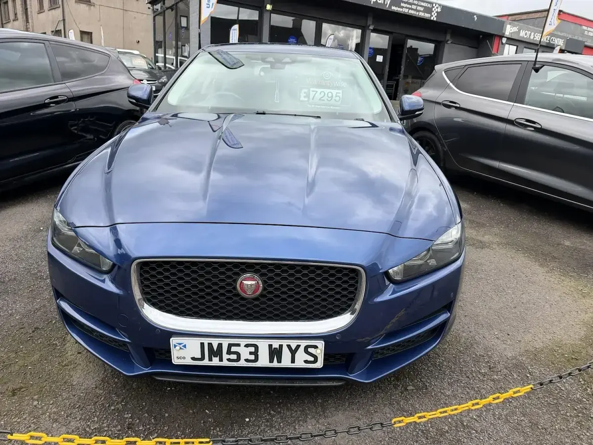 Used Jaguar XE Prestige 180 HP (132 kW) 2015 Blue Sedan