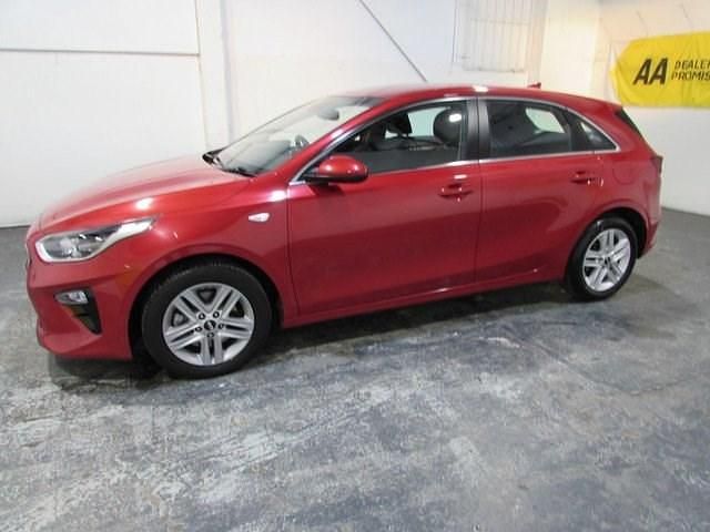 Used Kia Ceed 118 HP (86 kW) 2019 Red Hatchback