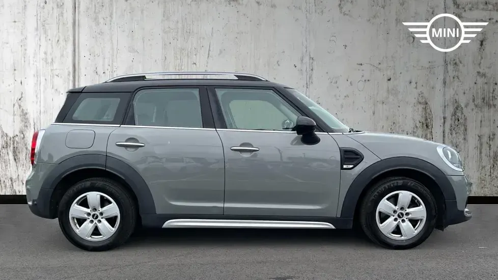 Begagnad Mini Cooper Countryman 134 HK (98 kW) 2017 Grå SUV