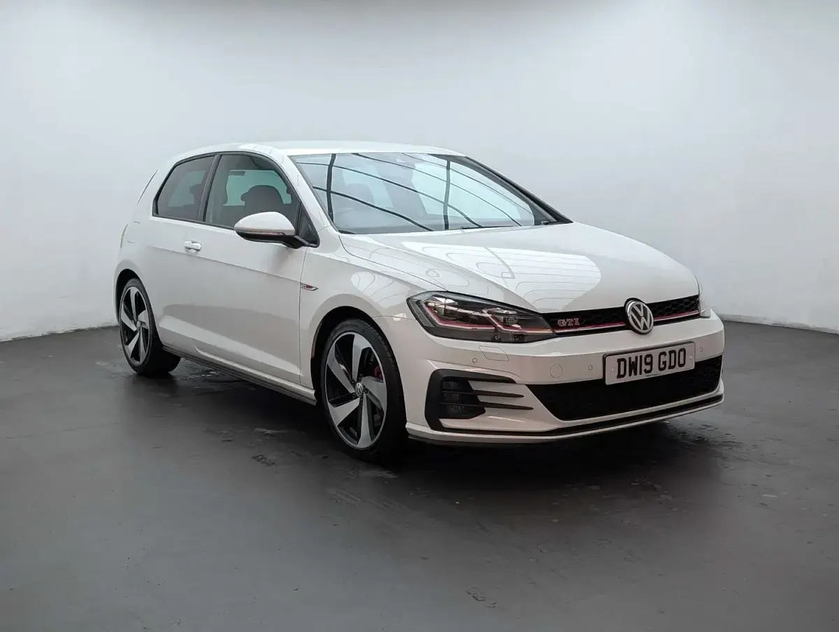 Used VW Golf VII GTI 245 HP (180 kW) 2019 White Hatchback