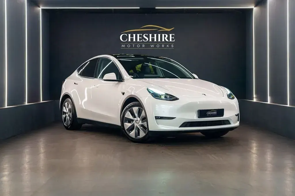 Used Tesla Model Y Long Range AWD 378 kW (514 HP) 2022 White SUV