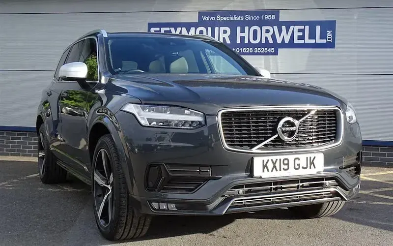 Used Volvo XC90 R-Design 250 HP (183 kW) 2019 SUV