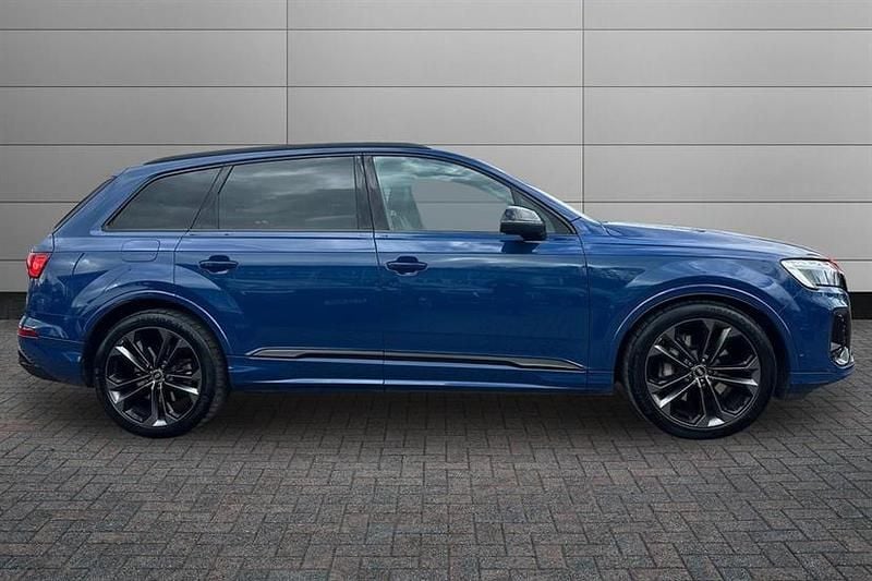 Used Audi Q7 Comfort 286 HP (210 kW) 2024 Ascari blue SUV