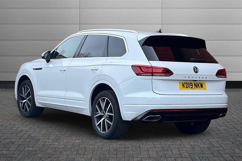 Used VW Touareg R-line 286 HP (210 kW) 2019 Pure white SUV