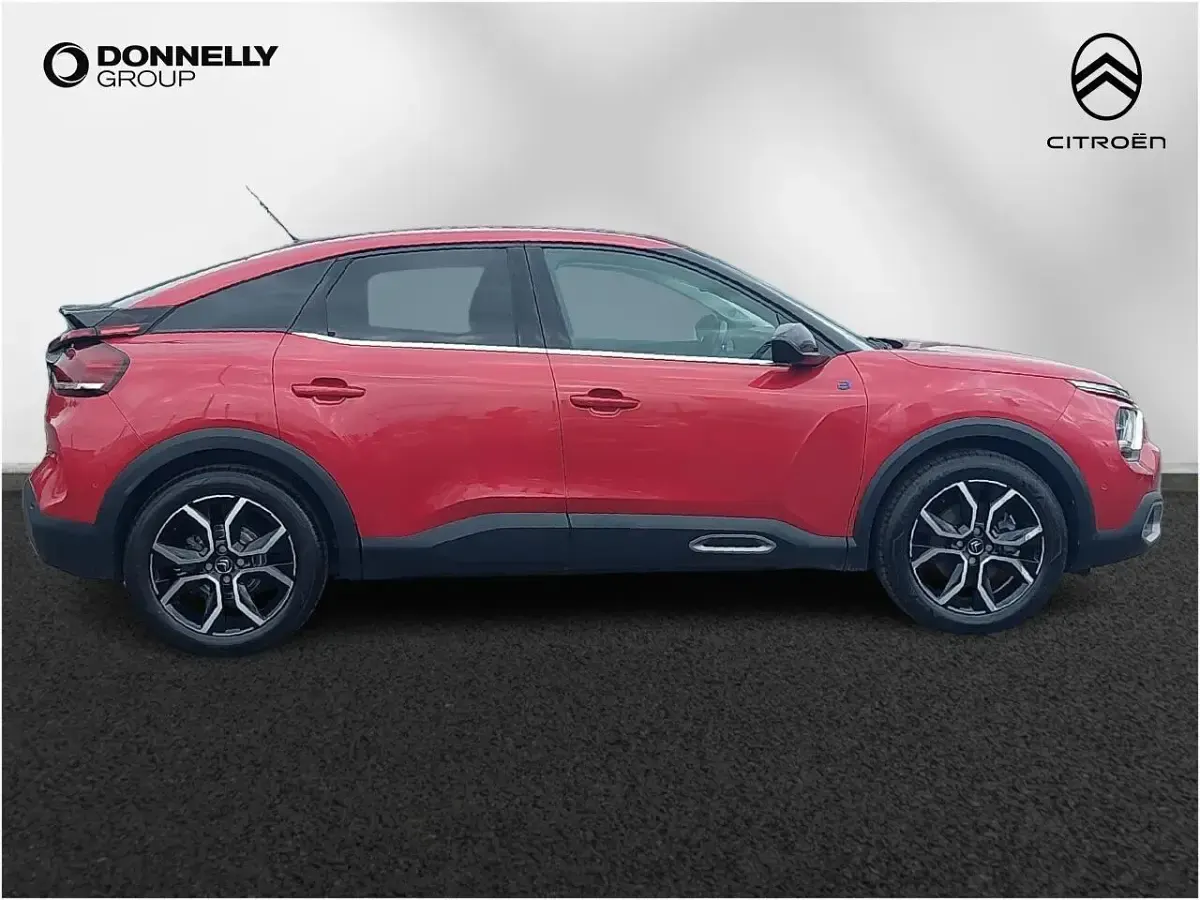 Used Citroën e-C4 Shine 98 kW (134 HP) 2022 Red Hatchback