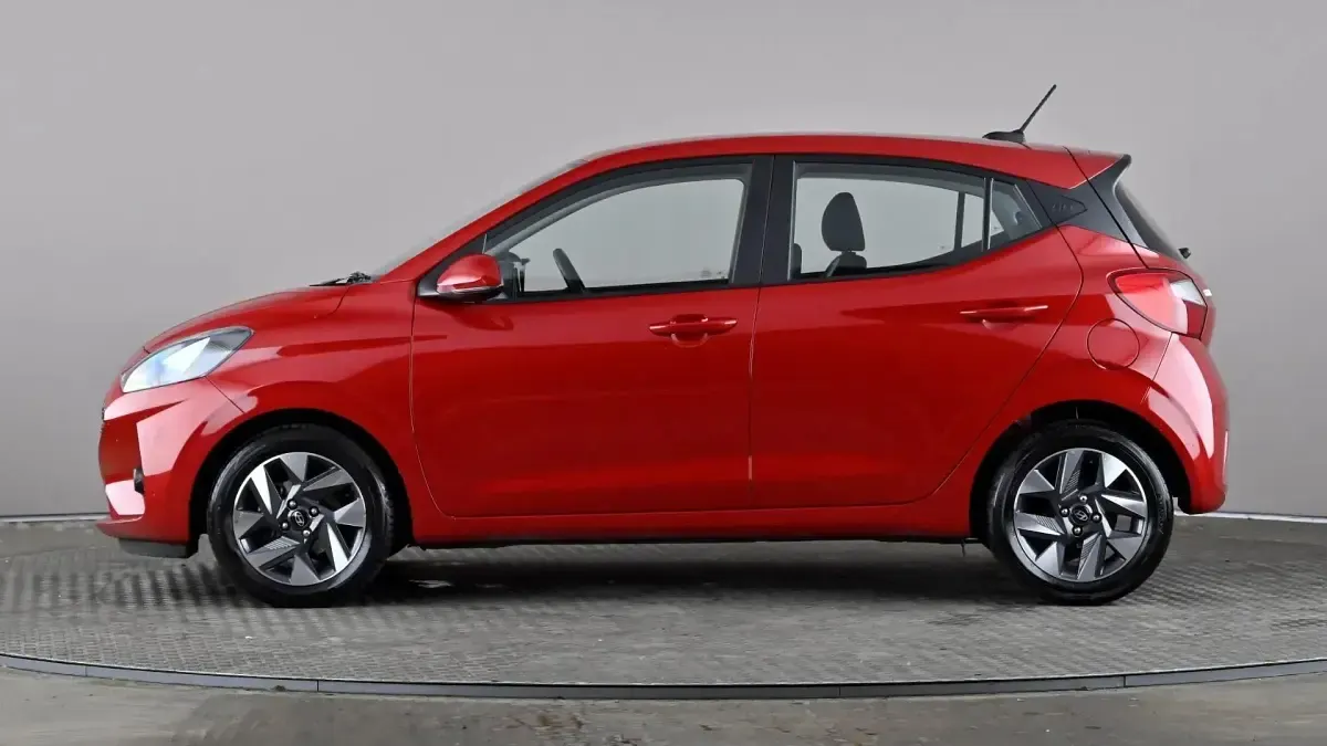 Usado Hyundai i10 Advanced 63 HP (46 kW) 2025 Vermelho Citadino