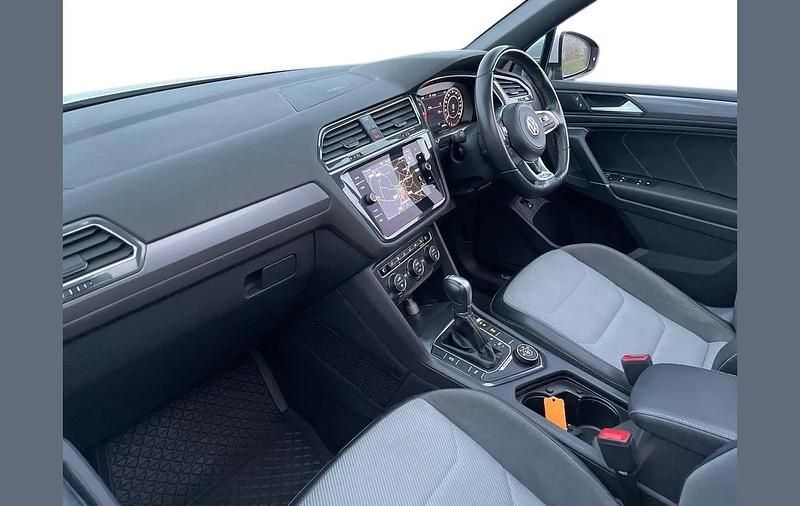 Used VW Tiguan Allspace R-line 190 HP (139 kW) 2019 Silver SUV