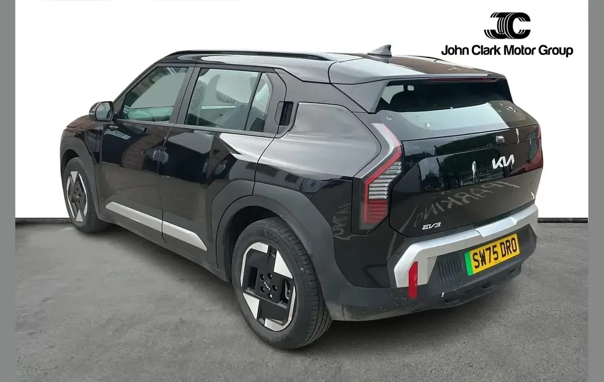 Used Kia EV3 Air 147 kW (201 HP) 2025 Black SUV