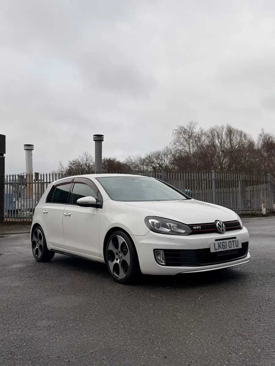 Used VW Golf VI GTI 270 HP (198 kW) 2011 White Hatchback