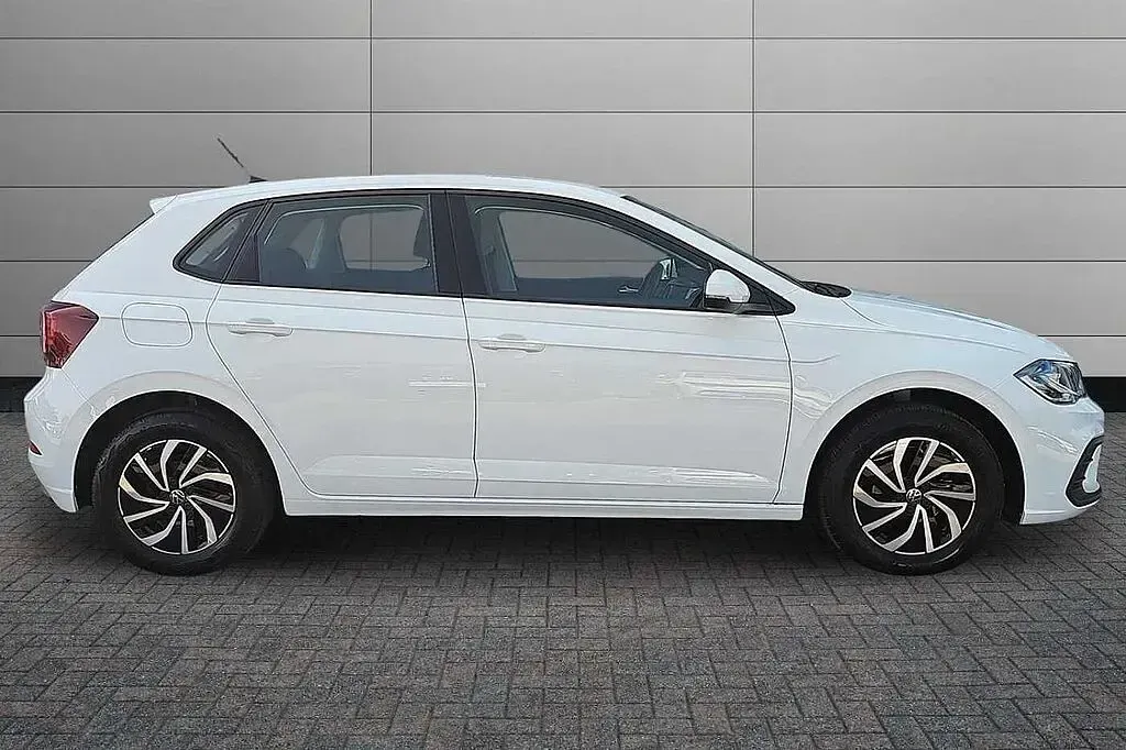 Used VW Polo Life 95 HP (69 kW) 2023 White Hatchback