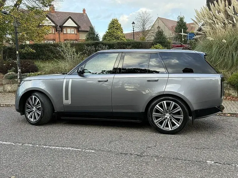 Used Land Rover Range Rover Autobiography 400 HP (294 kW) 2022 Grey SUV