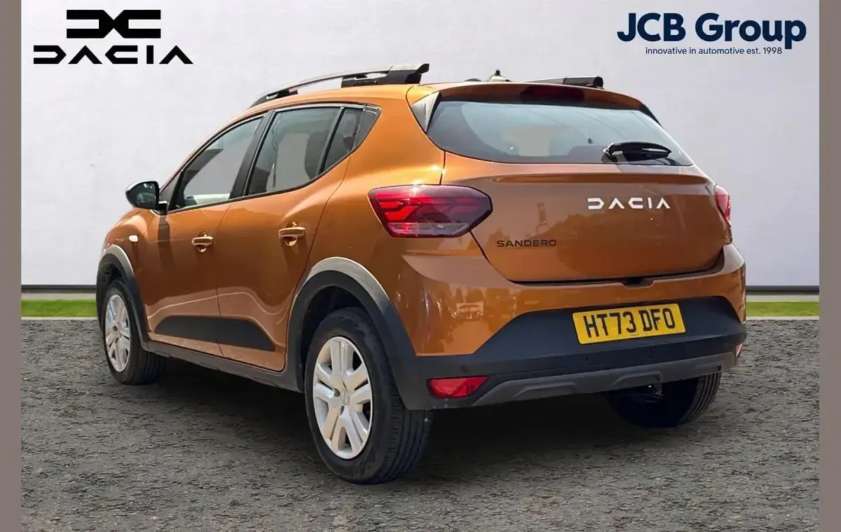 Used Dacia Sandero Expression 90 HP (66 kW) 2023 Orange Hatchback