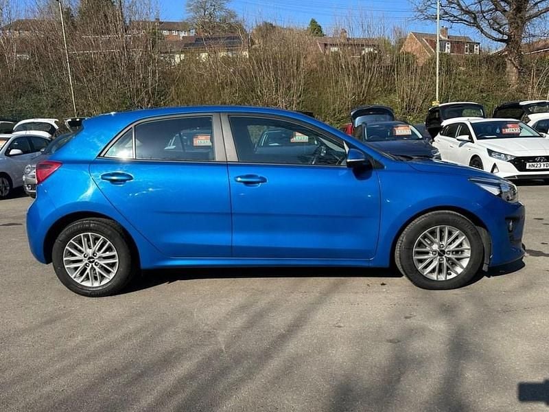 Used Kia Rio 83 HP (61 kW) 2023 Blue Hatchback