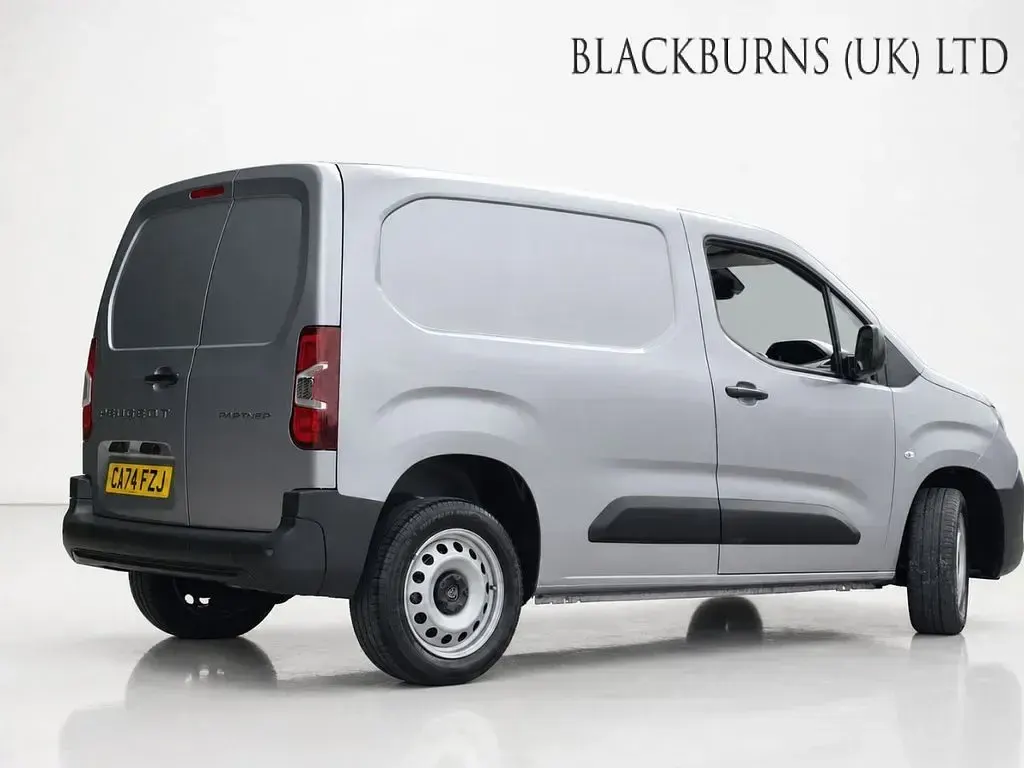 Used Peugeot Partner 130 HP (95 kW) 2024 Grey MPV