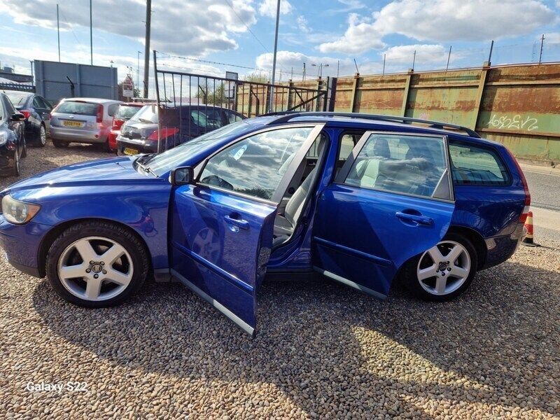 Used Volvo V50 SE 136 HP (100 kW) 2004 Blue Estate