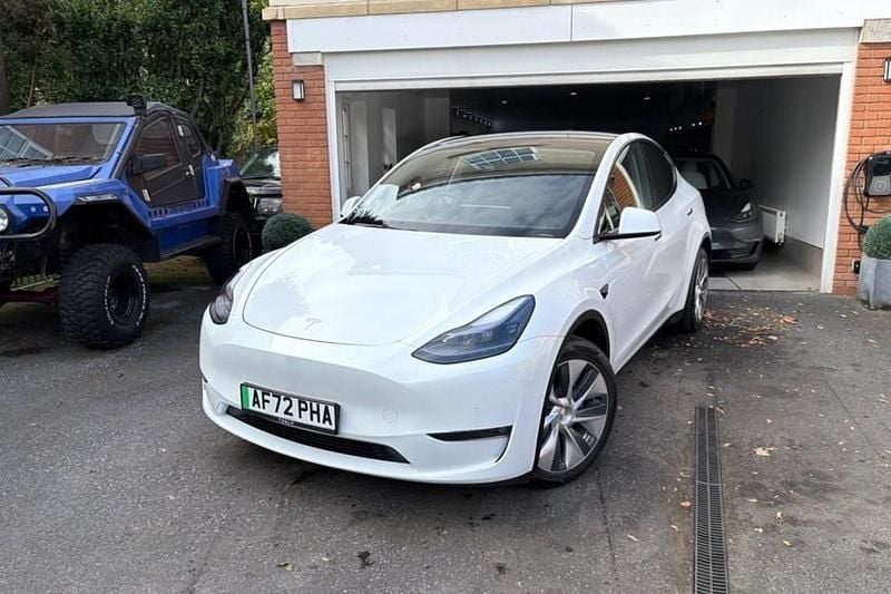 White Used 2022 Tesla Model Y Long Range AWD SUV | £19,495 (Fair price) - Image 1/1