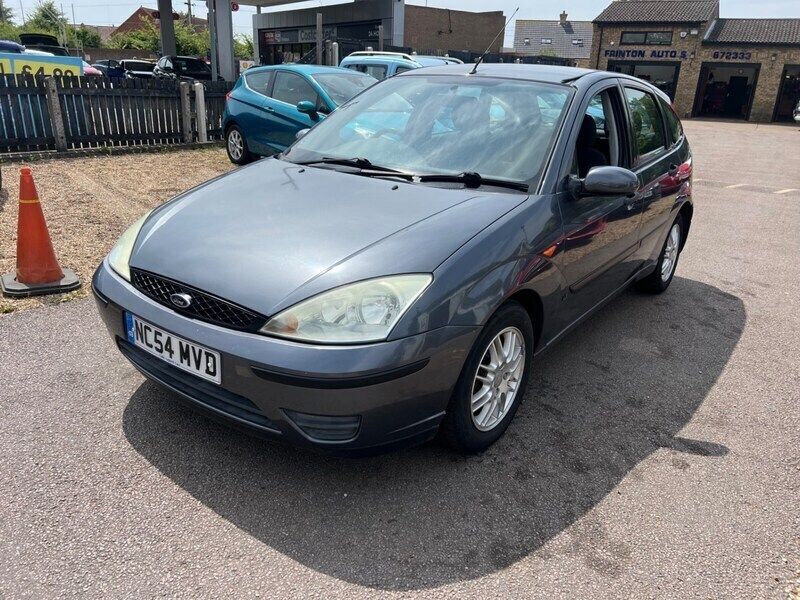 Grey Used 2005 Ford Focus Hatchback | £1,995 (Fair price) - Image 1/4