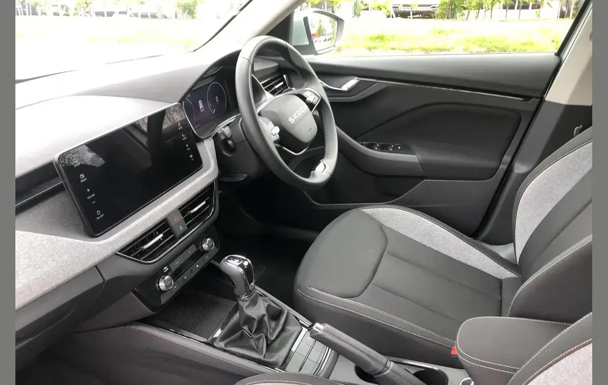 Begagnad Skoda Kamiq SE 115 HK (84 kW) 2025 Silver SUV