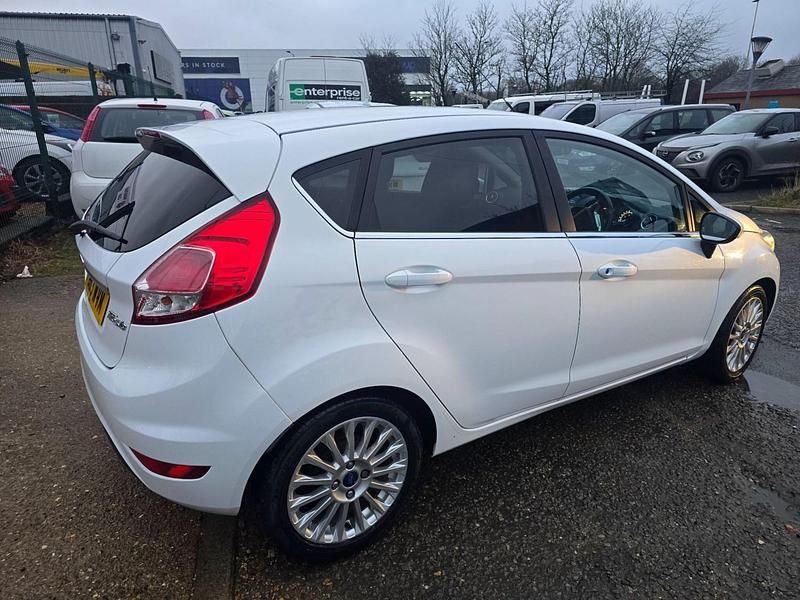 Used Ford Fiesta Titanium 2014 White Hatchback