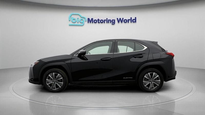 Used Lexus UX 300e 147 kW (201 HP) 2023 Black SUV
