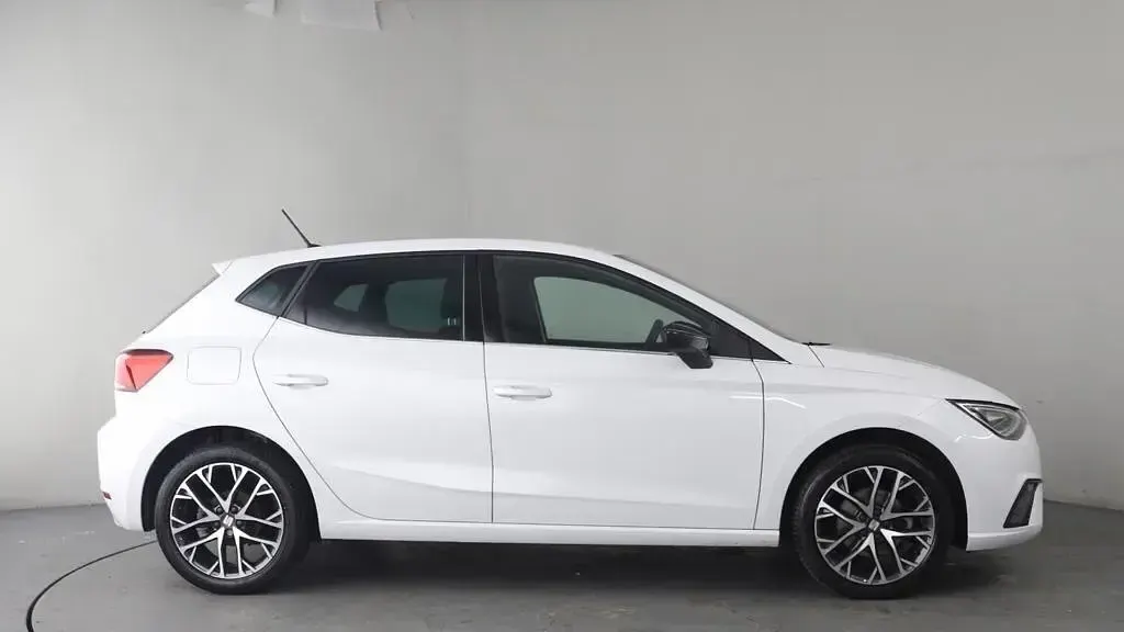 Used Seat Ibiza XCELLENCE 110 HP (80 kW) 2023 White Hatchback