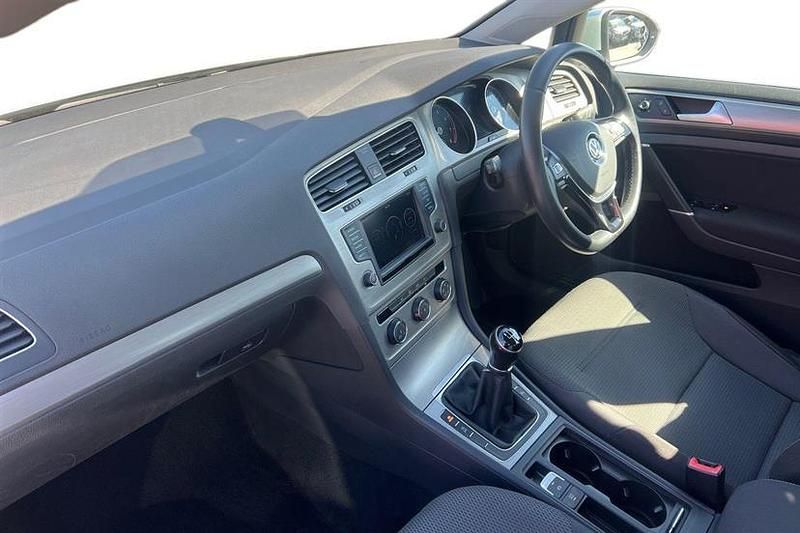 Usado VW Golf VII Match 122 HP (89 kW) 2015 Prateado Citadino