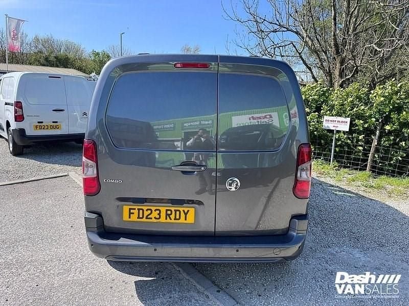 Used Vauxhall Combo 100 HP (73 kW) 2023 Grey MPV