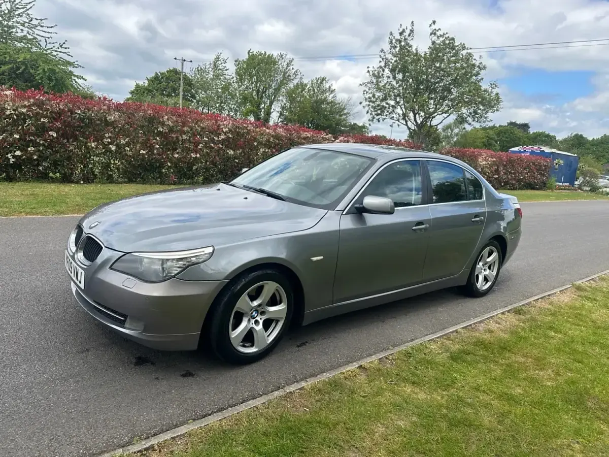 Używany BMW 520 177 KM (130 kW) 2009 Szary Sedan/Limuzyna