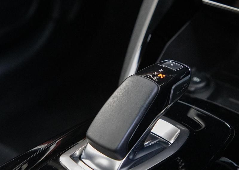 Used Peugeot e-208 Premium 98 kW (134 HP) 2021 Red Hatchback