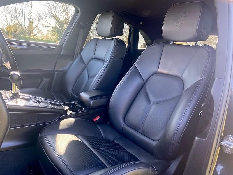 Usado Porsche Macan 354 HP (260 kW) 2019 Cinzento SUV